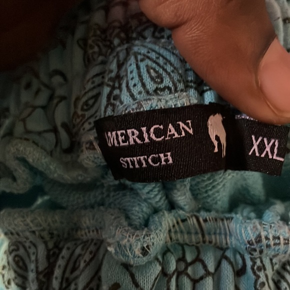 Shorts - Picture 3 of 3